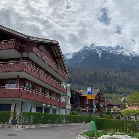 Seehaus Lake View 3-Bedroom Apartment Iseltwald Exterior photo
